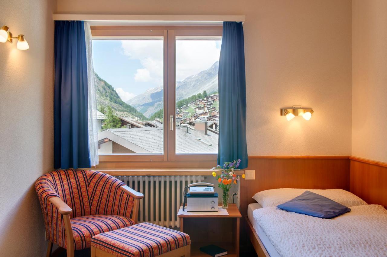 Hotel Parnass Zermatt Exterior photo