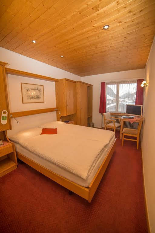 Hotel Parnass Zermatt Exterior photo